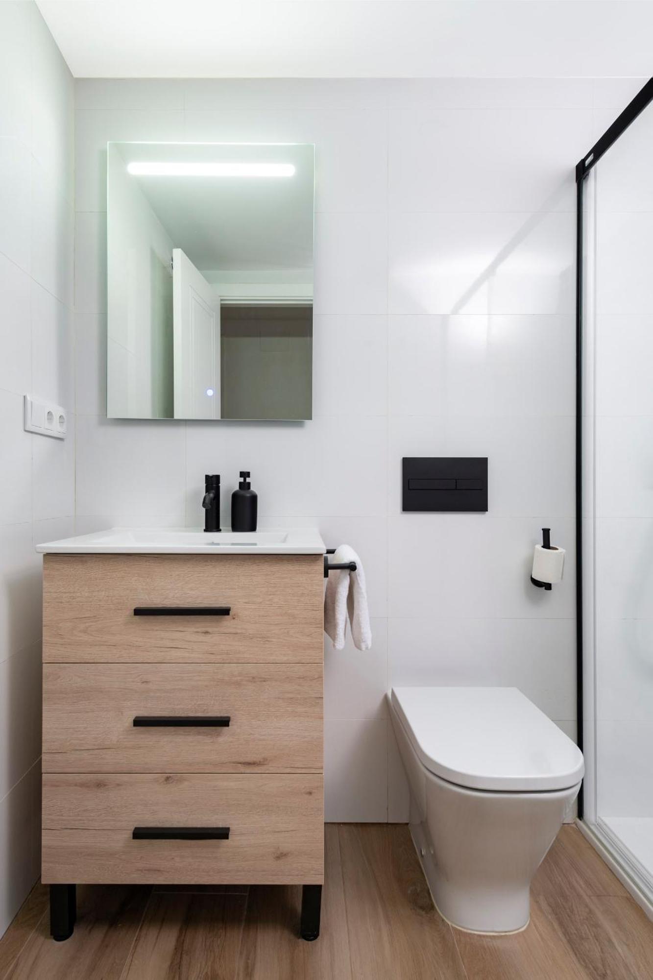 Magno Apartments Real De La Carreteria Севиля Екстериор снимка